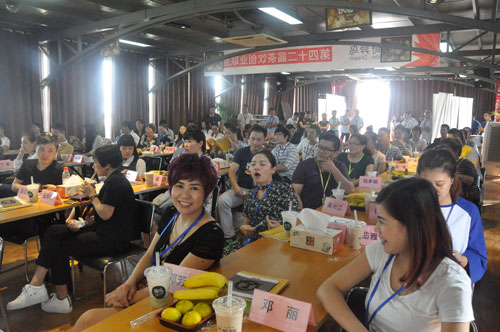奇异鸟茶饮峰会
